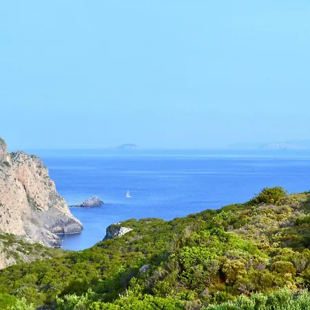Сasa de vacaciones Secluded 3 Bedroom House 5 Mins From Kapsali Kýthira