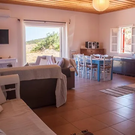 Secluded 3 Bedroom House 5 Mins From Kapsali Сasa de vacaciones Kýthira