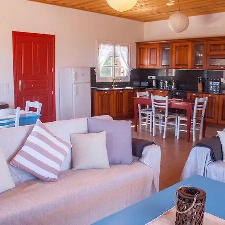 Secluded 3 Bedroom House 5 Mins From Kapsali Сasa de vacaciones