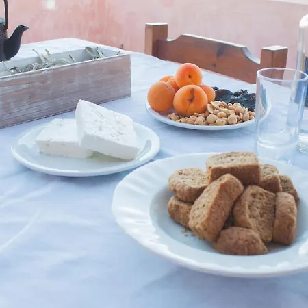 Secluded 3 Bedroom House 5 Mins From Kapsali Kýthira