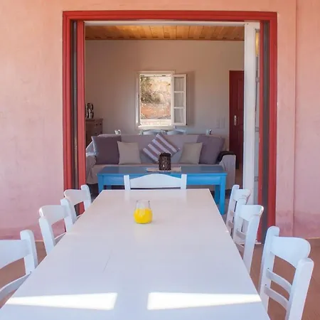 Secluded 3 Bedroom House 5 Mins From Kapsali Сasa de vacaciones
